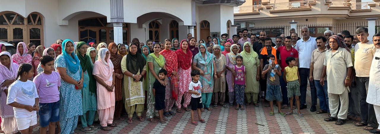 A unique initiative in village Majari, social activist Rana encouraged people to exercise their right to vote by chanting the name of Ram.